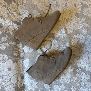 Tom’s Flannel Lined Ankle Booties